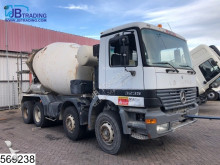 Mercedes Actros 3235