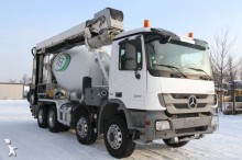 Mercedes Actros 3241
