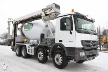 Mercedes Actros 3241