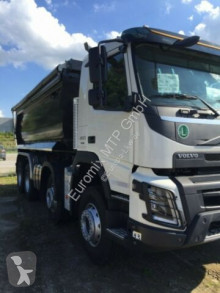 Volvo skip truck