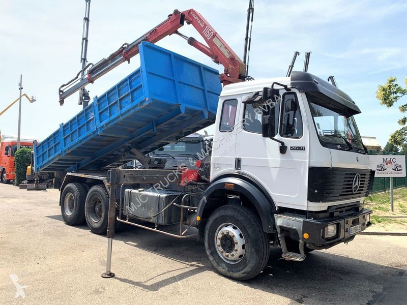 Voir les photos Camion Mercedes