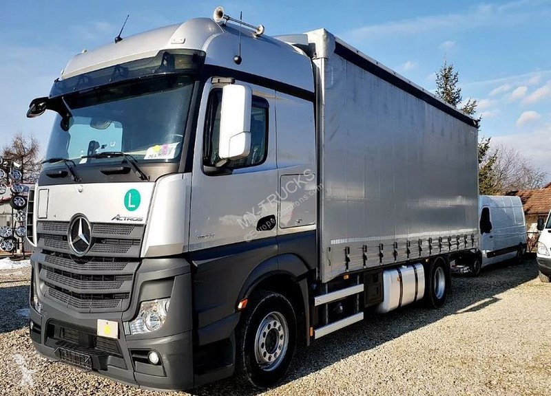Voir les photos Camion Mercedes
