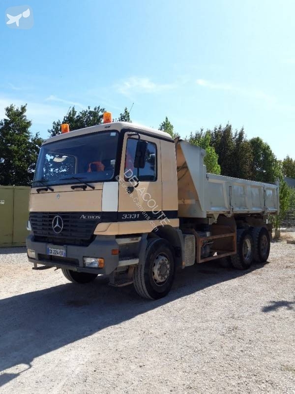 Voir les photos Camion Mercedes