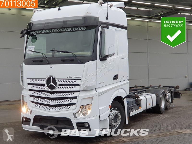 Voir les photos Camion Mercedes