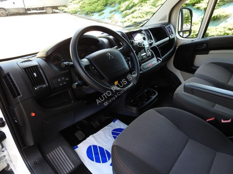 Voir les photos Camion Peugeot BOXER PLANDEKA 10 PALET KLIMA WEBASTO TEMPOMAT LEDY EURO6 165KM