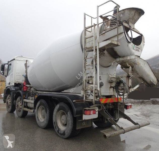 Voir les photos Camion Mercedes