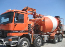 camion calcestruzzo pompa per calcestruzzo Mercedes