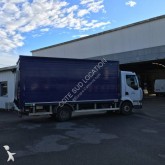 camión furgón transporte de bebidas Renault