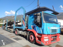 ciężarówka z przyczepą do transportu samochodów Iveco