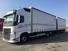 ciężarówka z przyczepą firanka Volvo