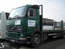 ciężarówka z przyczepą platforma do transportu złomu Volvo