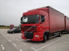 vrachtwagen met aanhanger DAF XF105 460