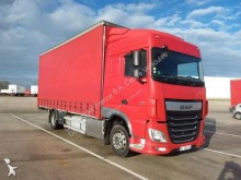vrachtwagen met aanhanger DAF XF460