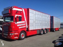 ciężarówka z przyczepą do transportu zwierząt Scania