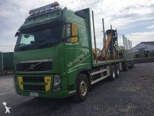 ciężarówka z przyczepą dłużyca Volvo