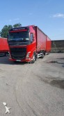 ciężarówka z przyczepą firanka Volvo