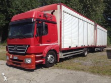 ciężarówka z przyczepą furgon Mercedes