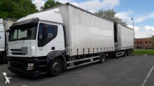 ciężarówka z przyczepą firanka Iveco
