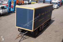 vrachtwagen met aanhanger bakwagen onbekend
