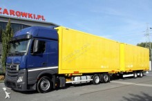 Mercedes Lastzug Kastenwagen Kleiderstangen