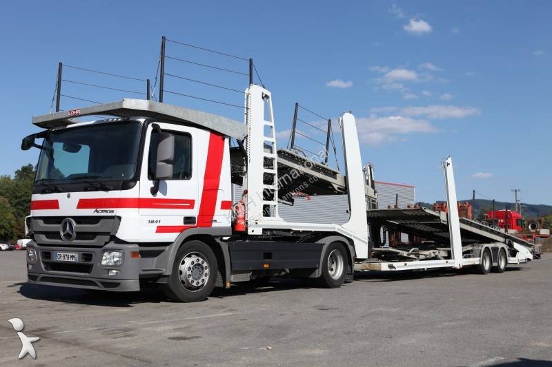Voir les photos Camion remorque Mercedes
