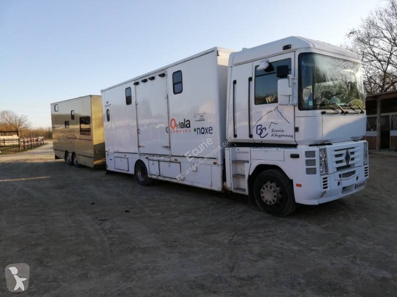 Voir les photos Camion remorque Renault