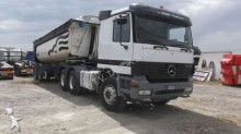 tractora semi volquete estándar usada