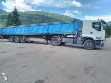 ensemble routier benne à ferraille Renault