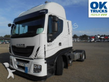 tractora semi portamáquinas Iveco