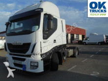 tractora semi portamáquinas Iveco