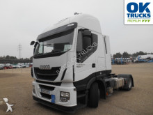 tractora semi portamáquinas Iveco
