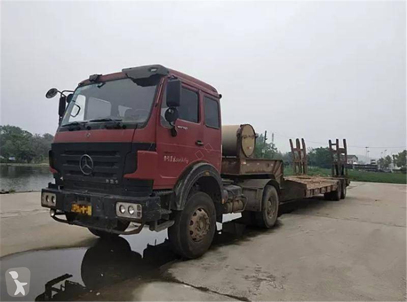 Voir les photos Ensemble routier Mercedes