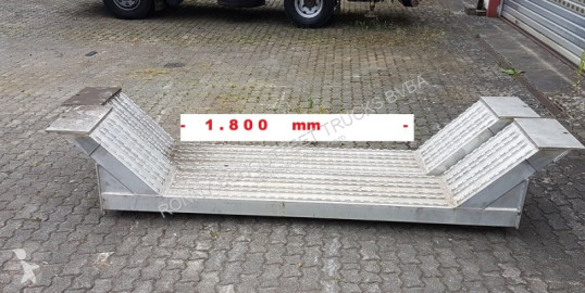 used heavy equipment transport semi-trailer