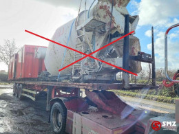 used flatbed semi-trailer