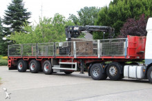 Floor flatbed semi-trailer