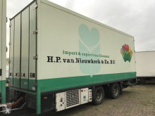Floor mono temperature refrigerated trailer