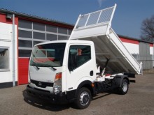 utilitaire benne Nissan