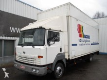 fourgon utilitaire Nissan