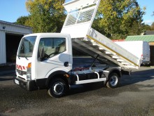 utilitaire benne Nissan