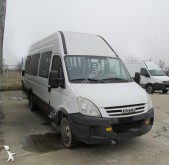 outra carrinha comercial Iveco