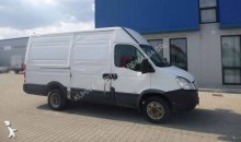 outra carrinha comercial Iveco