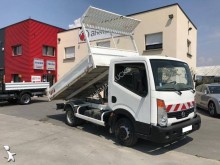utilitaire benne standard Nissan