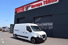 fourgon utilitaire Nissan
