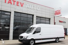 furgon dostawczy Mercedes