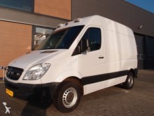 furgon dostawczy Mercedes