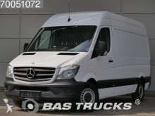 furgon dostawczy Mercedes