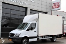 furgon dostawczy Mercedes
