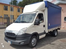 utilitaire plateau plateau bâché Iveco