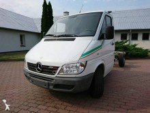 dostawcze podwozie z kabiną Mercedes