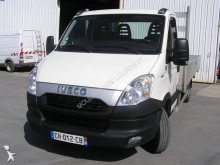 utilitaire plateau ridelles Iveco